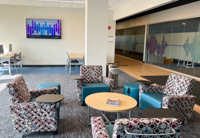 Meeting area in the CTE at Calspan Center